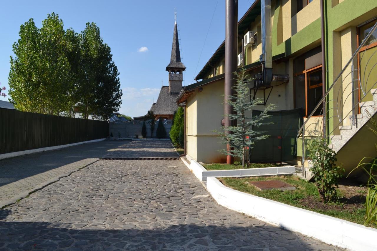 Motel Mesterul Manole Curtea de Argeş Exteriör bild