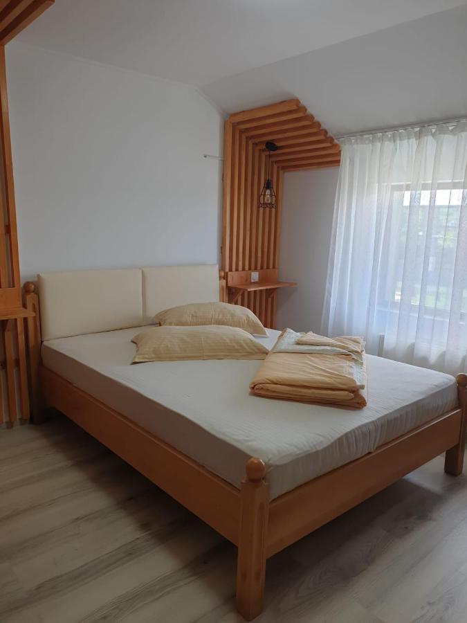 Motel Mesterul Manole Curtea de Argeş Exteriör bild